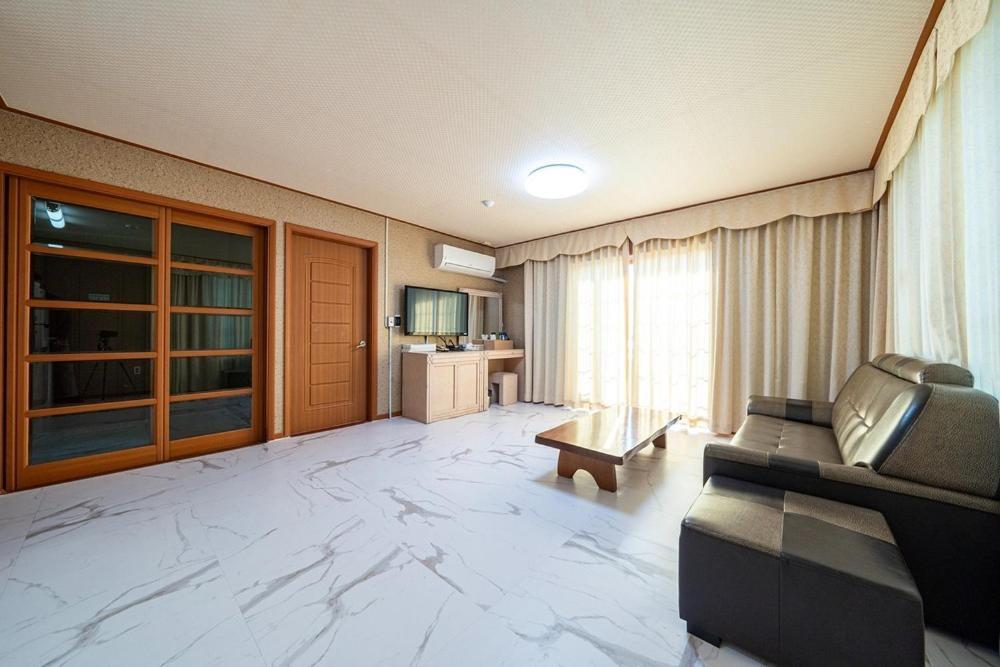 Oceanview Resortel Boryeong Exterior foto
