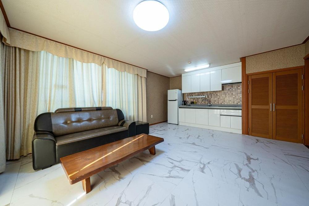 Oceanview Resortel Boryeong Exterior foto