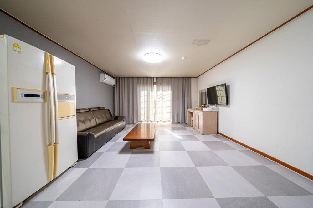 Oceanview Resortel Boryeong Exterior foto