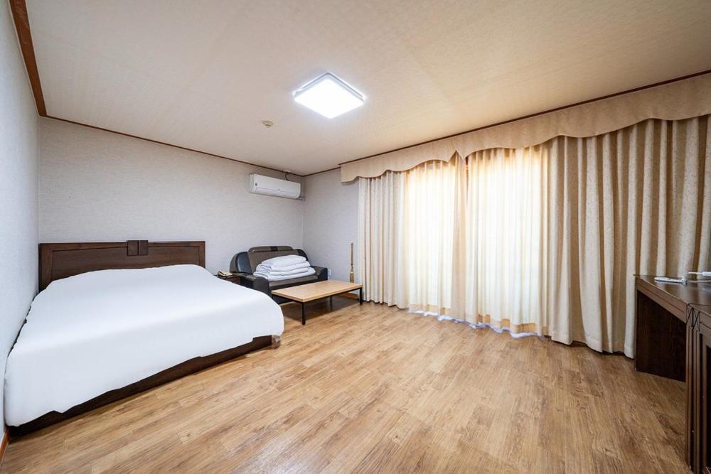Oceanview Resortel Boryeong Exterior foto